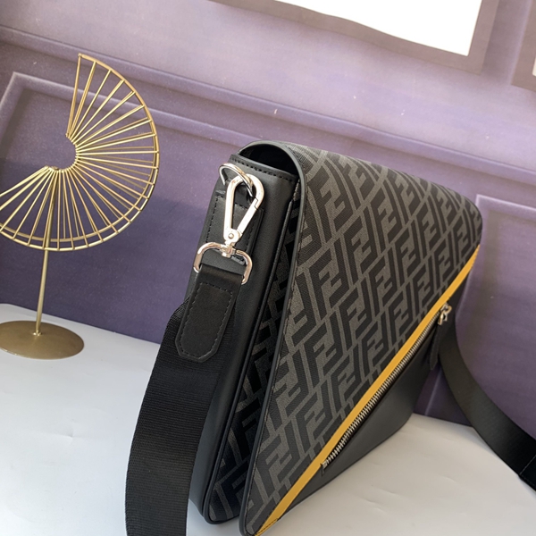 スーパーコピーブランドバッグ側面デザイン